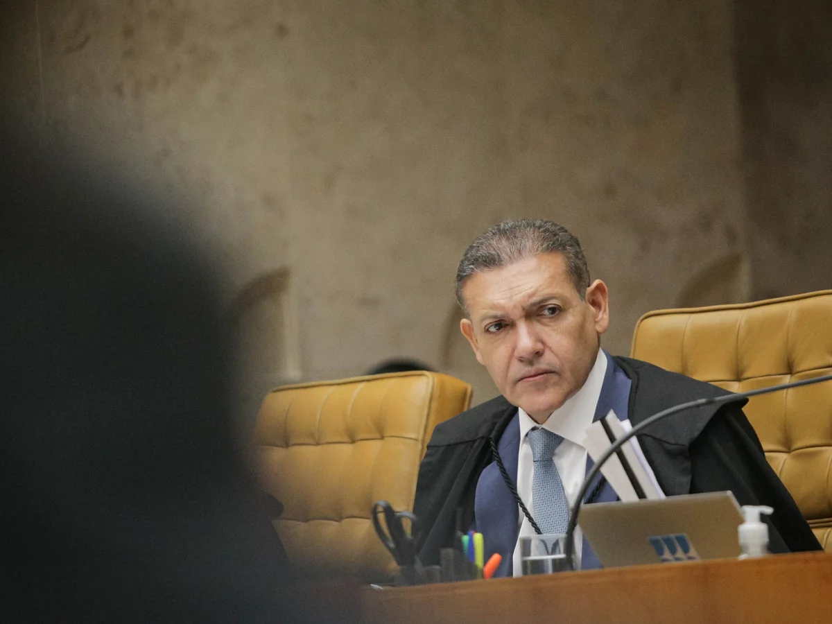 Nações democráticas "não interferem" em eleições, diz Nunes Marques