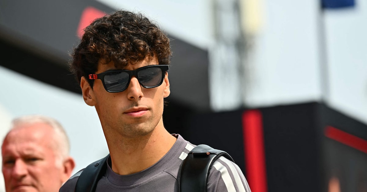 Bortoleto pede desculpas a Sainz por acidente: ‘acabou com minha corrida e a dele’