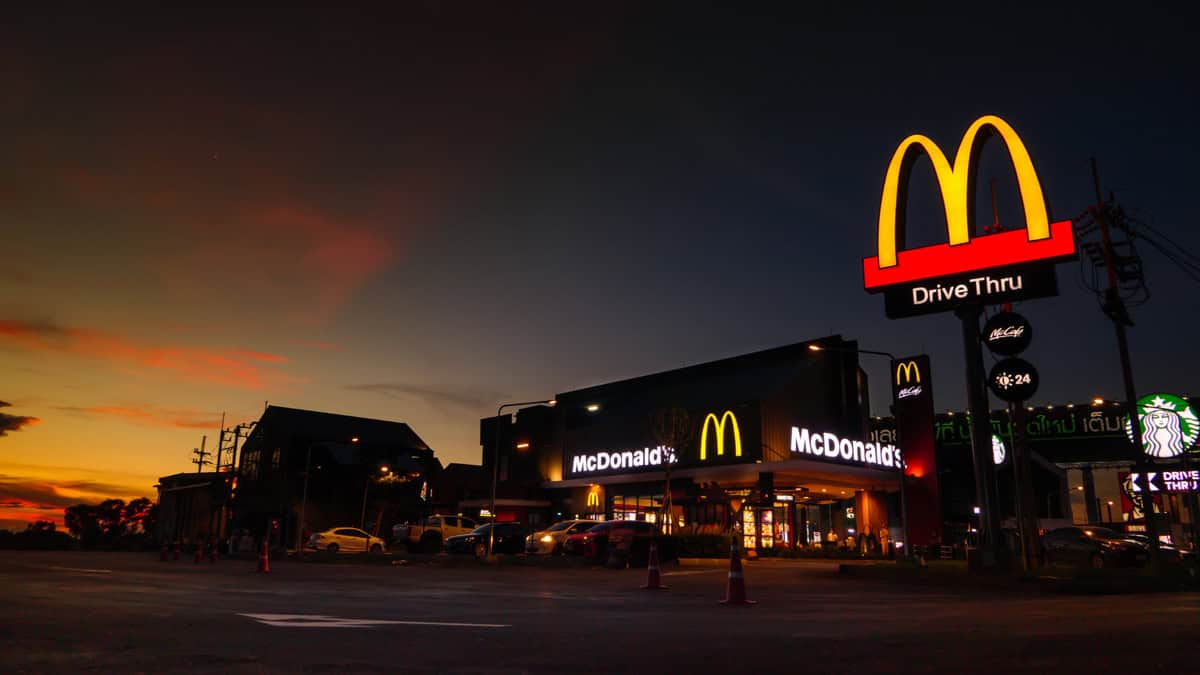 IA do McDonald’s gera polêmica e caso vai parar na Justiça dos EUA