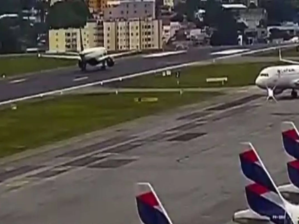 Aeroporto de Congonhas fecha parcialmente por causa de tempestade em SP