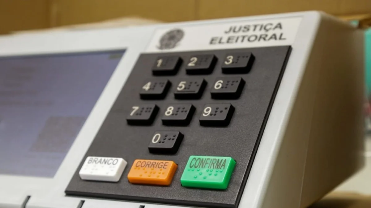 Eleitor que colou teclas 1 e 3 de urna eletrônica é identificado no MS