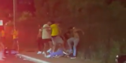 Homem aparece sendo espancado em v&iacute;deo que teria sido feito em Rio Verde, em Goi&aacute;s, ap&oacute;s vit&oacute;ria de Lula Foto: Reprodu&ccedil;&atilde;o/X