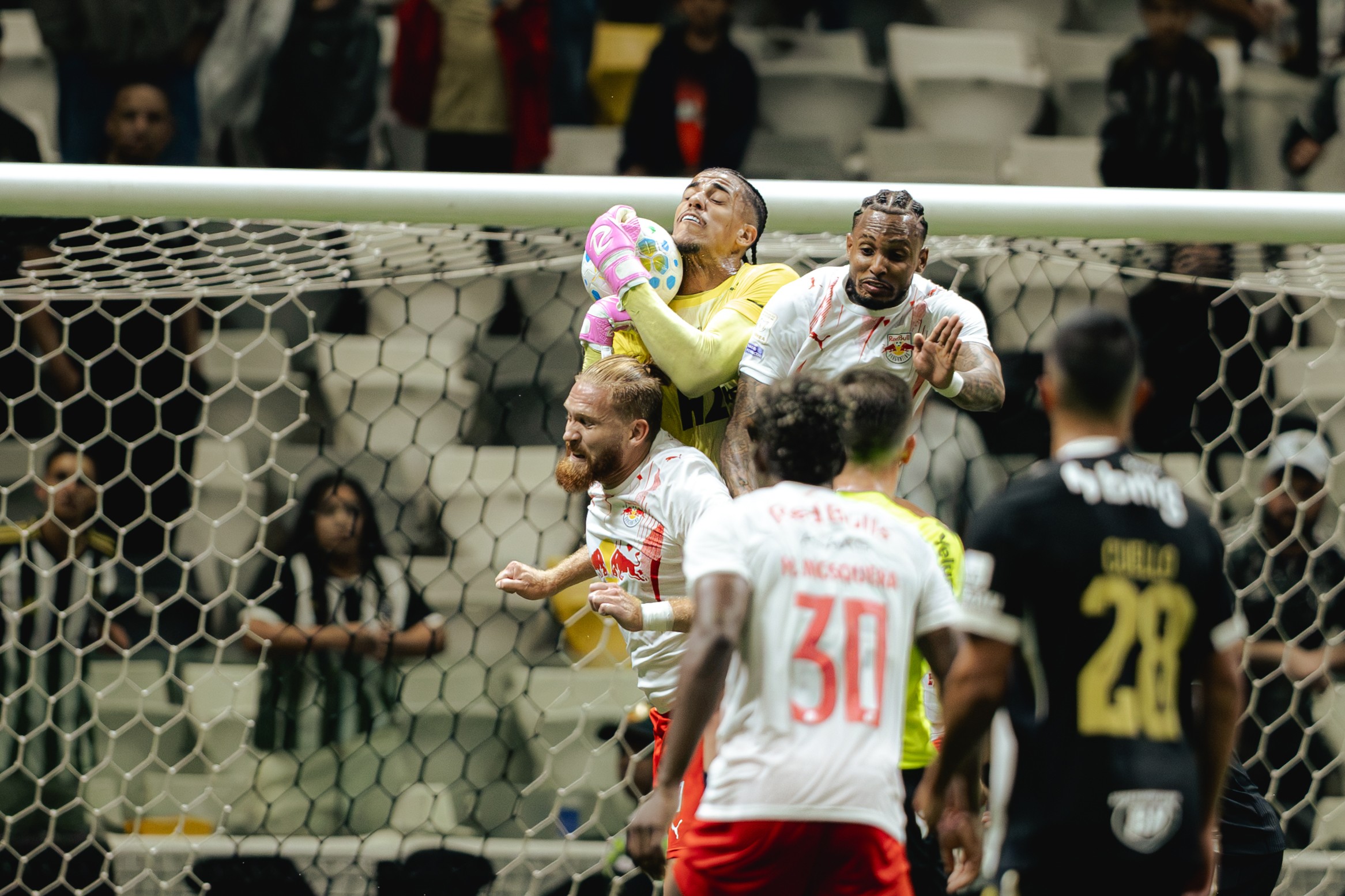 Análise: reserva de Everson assume o protagonismo e garante vitória do Atlético-MG na Arena MRV