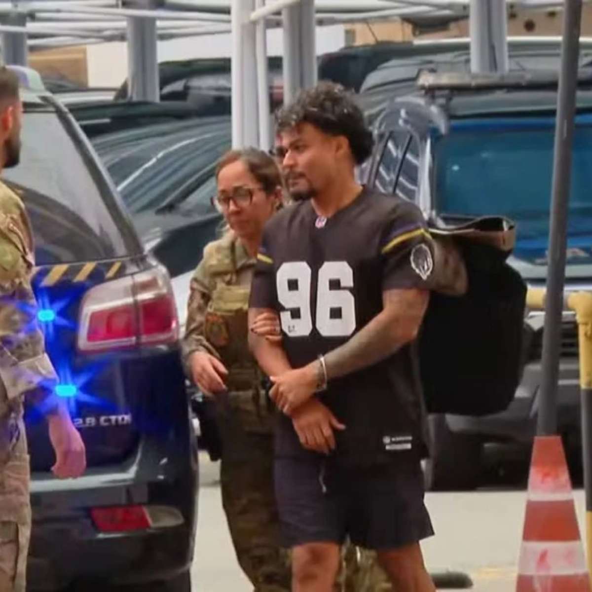 Mãe e irmão de Oruam são presos em operação da PF contra monopólio de internet do Comando Vermelho