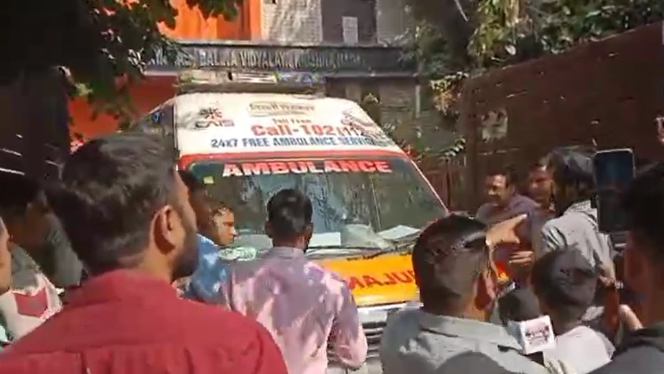 Aluna do ensino médio da Classe 12 de Delhi morre por suicídio após se incendiar na escola