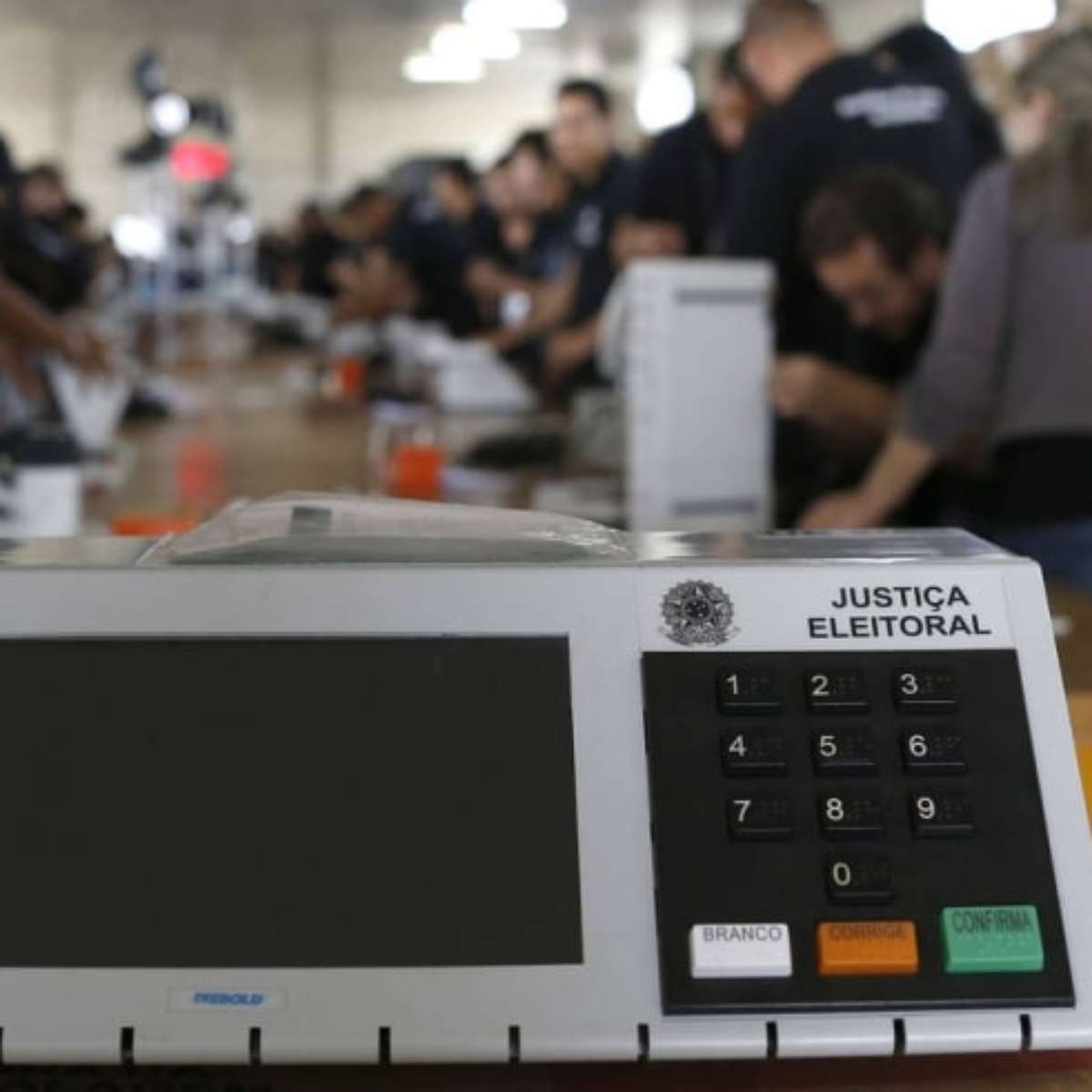 Quem não votar no 1º turno pode votar no 2º? Entenda o que diz a lei