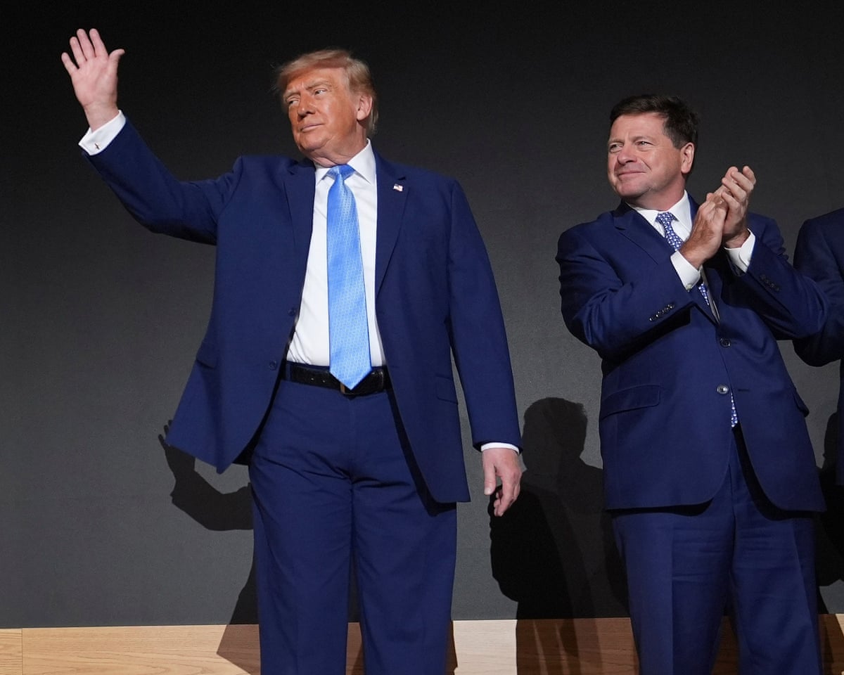 Trump nomeia o chefe da inteligência Jay Clayton como novo czar de IA da Casa Branca