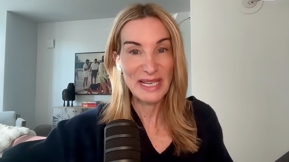 Podcaster de extrema-esquerda pede 'pistolas disparando' contra JD Vance, derrotando-o em 2028