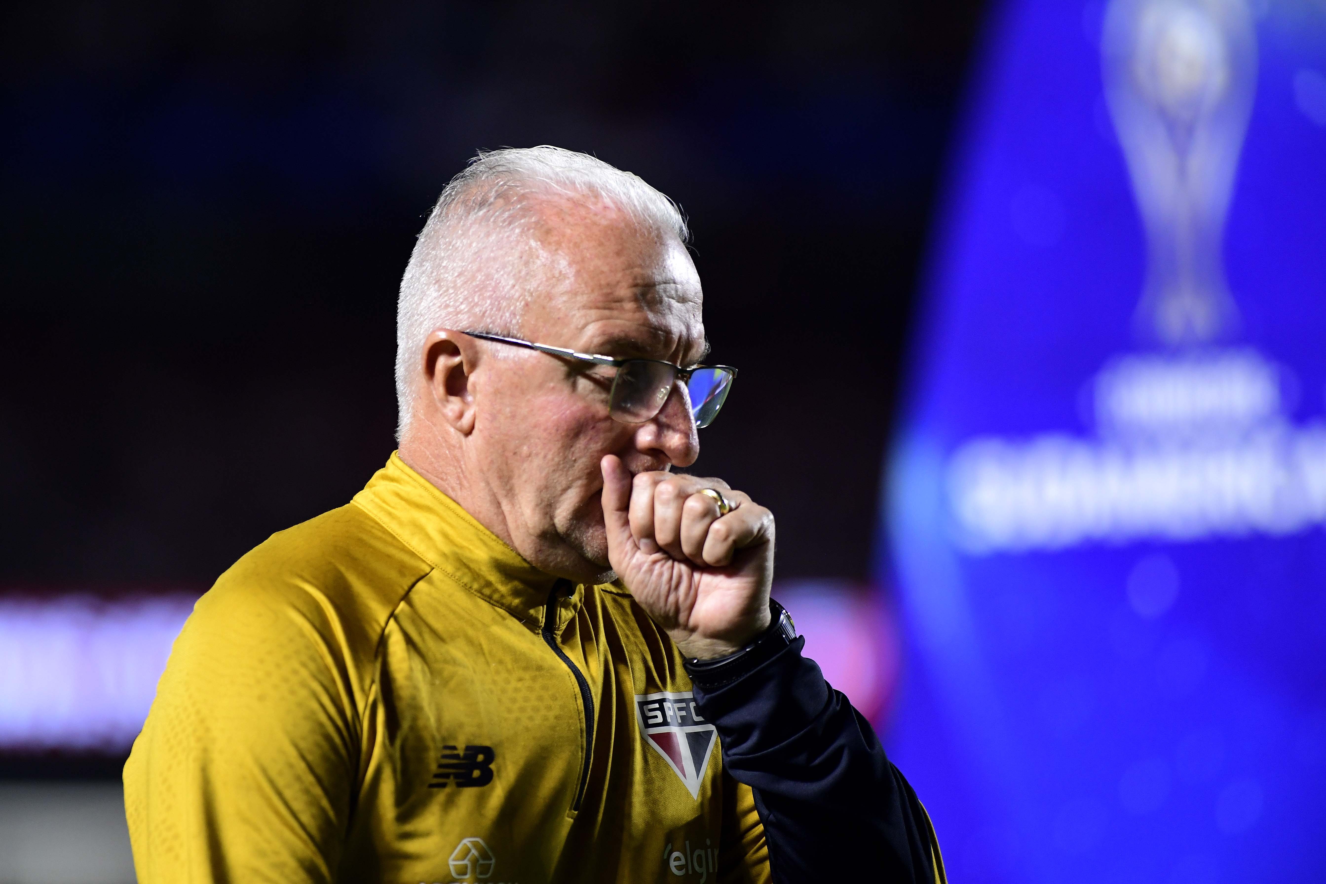 Com novas lesões, Dorival se aproxima de 20 jogos sem repetir escalação no São Paulo; veja raio-x