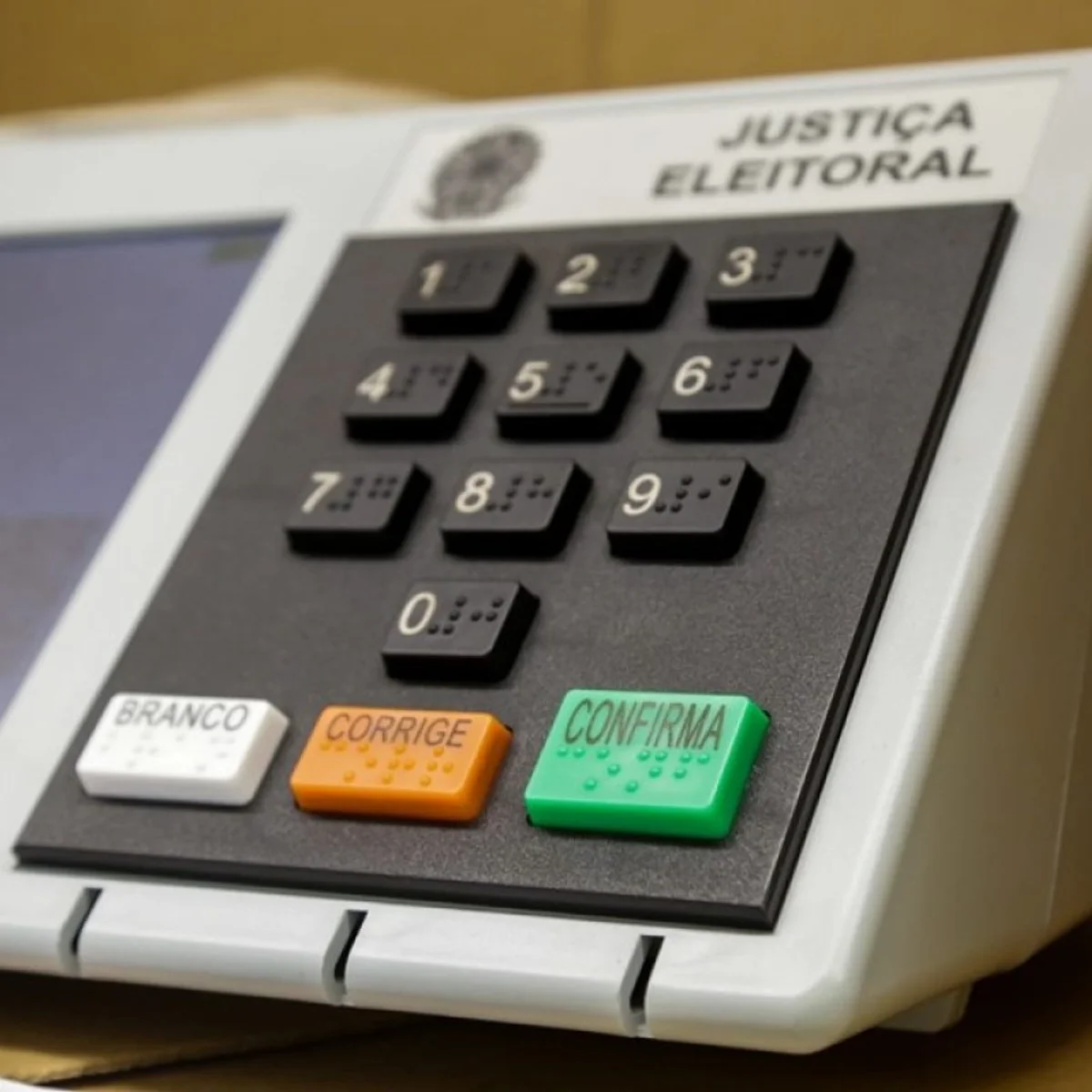 Eleitor que colou teclas 1 e 3 de urna eletrônica é identificado no MS