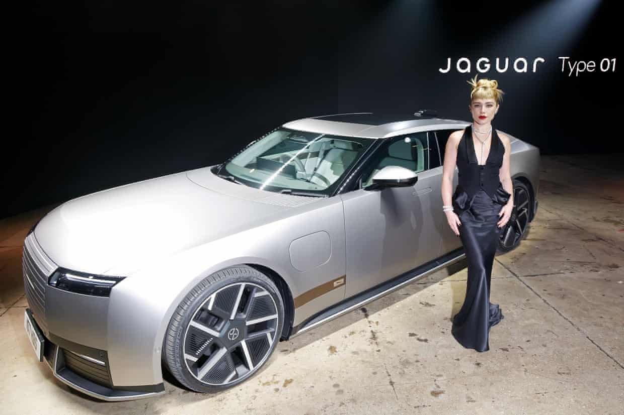 O Jaguar Type 01: um veículo de fuga colossal de £150 mil completamente inútil na cidade