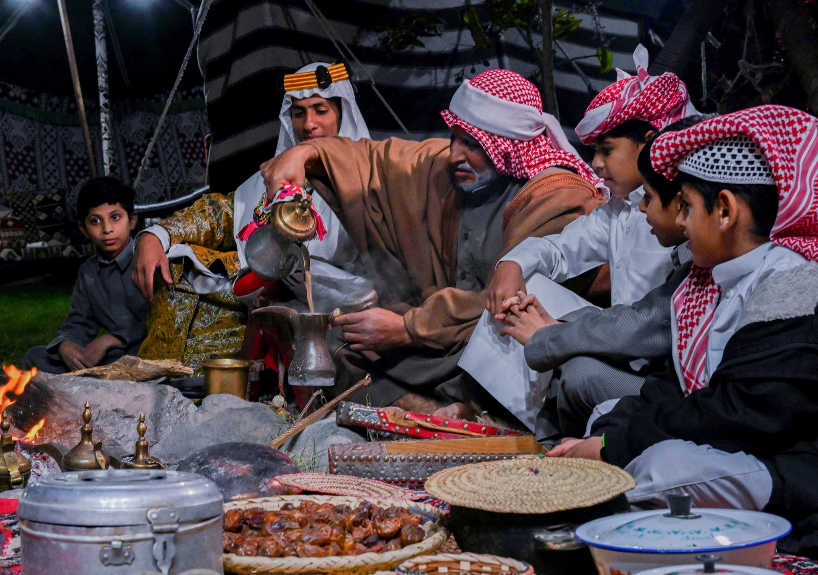 O café saudita reafirma sua autenticidade como patrimônio cultural no Dia Internacional do Café.