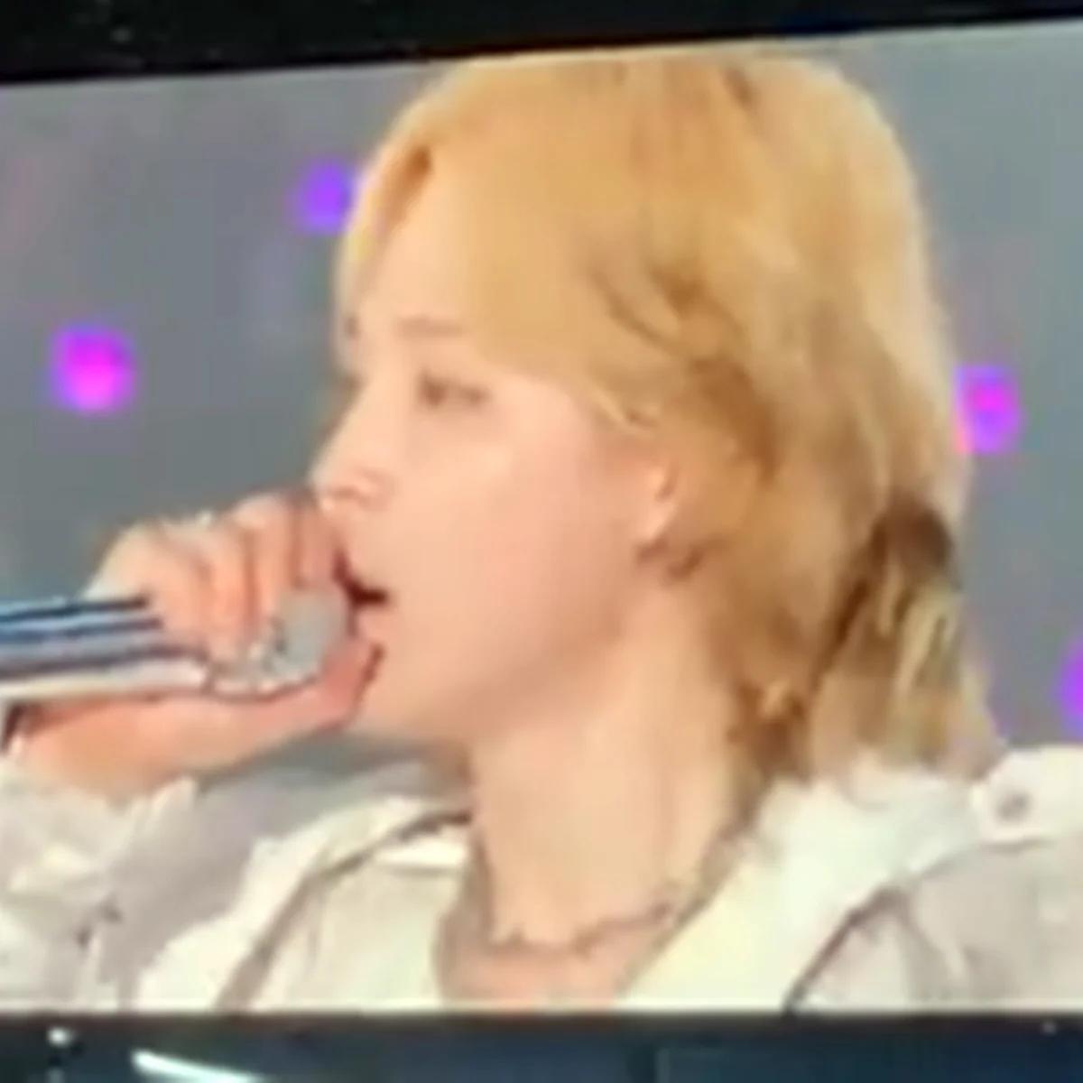 Jimin interrompe show do BTS na Argentina após empurra-empurra de fãs