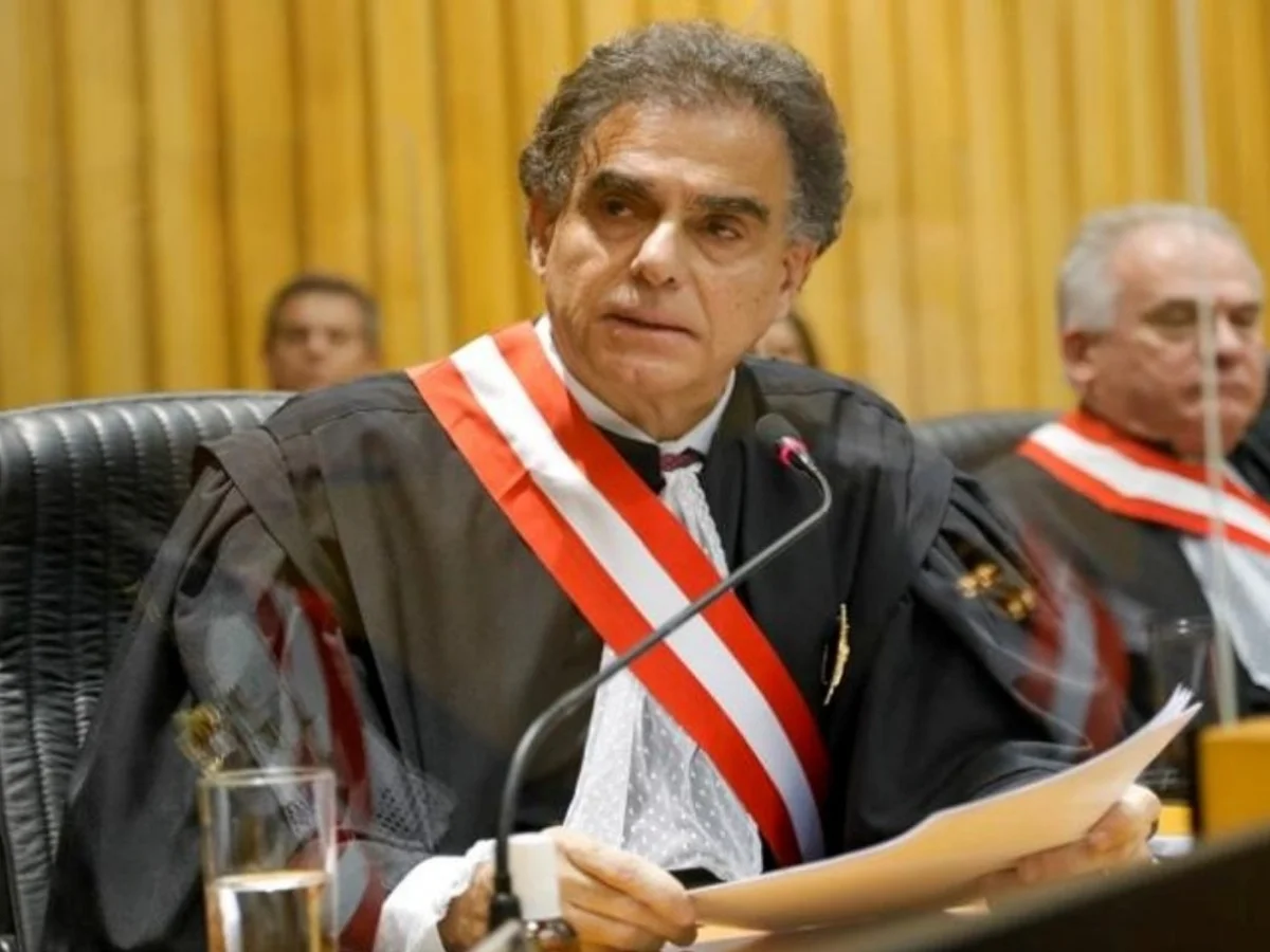 Presidente do TST diz que fim da escala 6x1 é "avanço social importante"