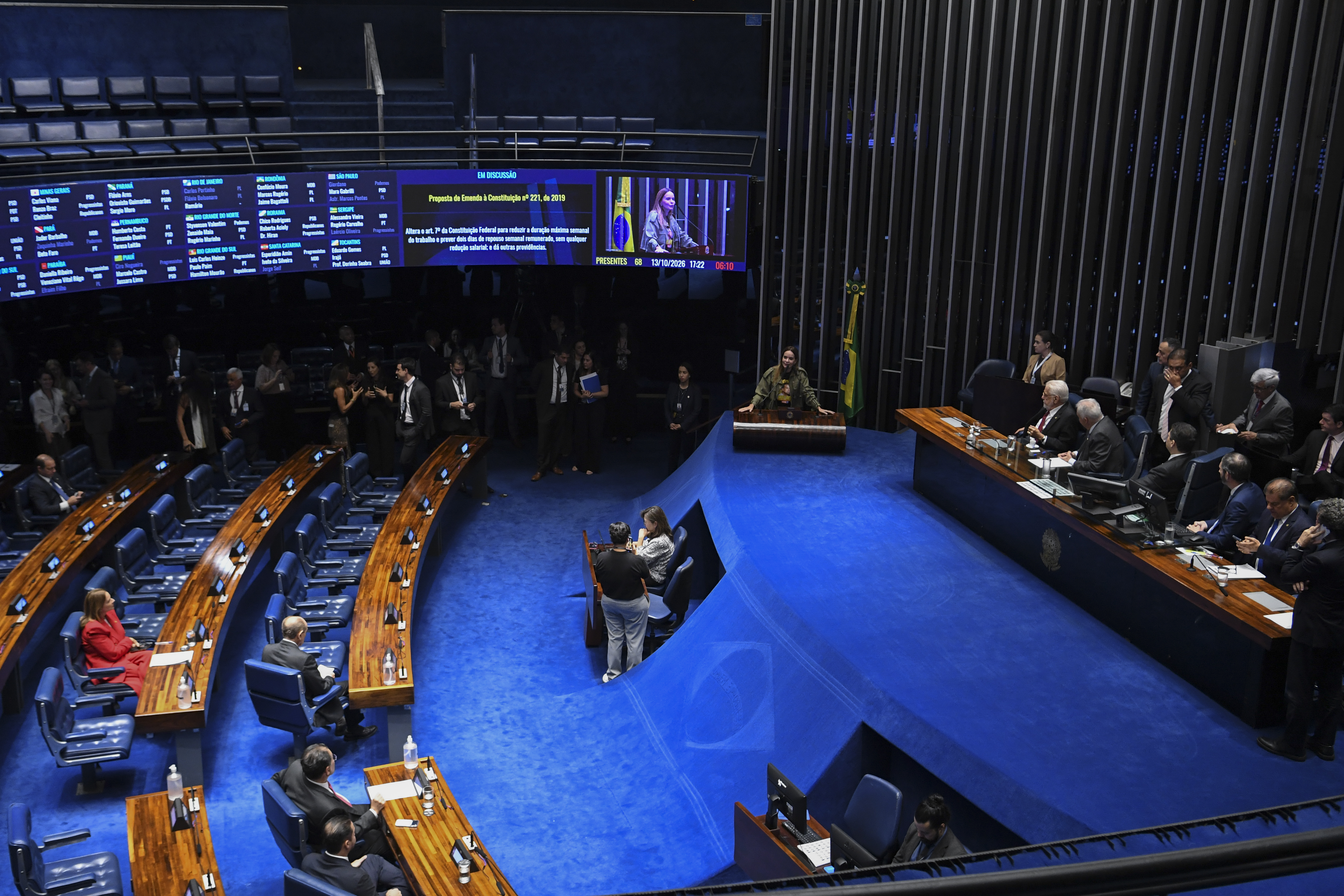 Governo tenta aprovar fim da 6x1 e avança com PEC da Segurança no Senado nesta quarta