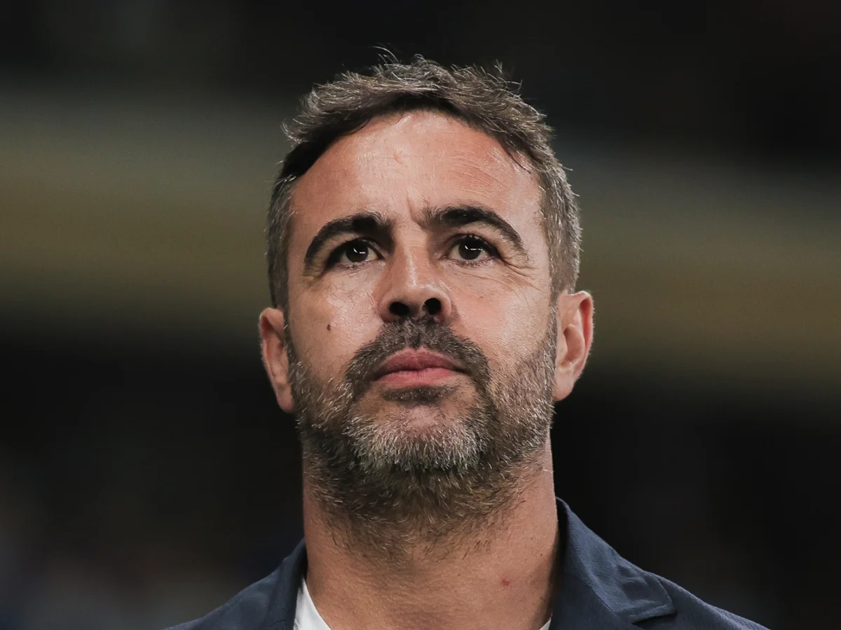 Artur Jorge acusa torcedor de xenofobia em Bragantino x Cruzeiro