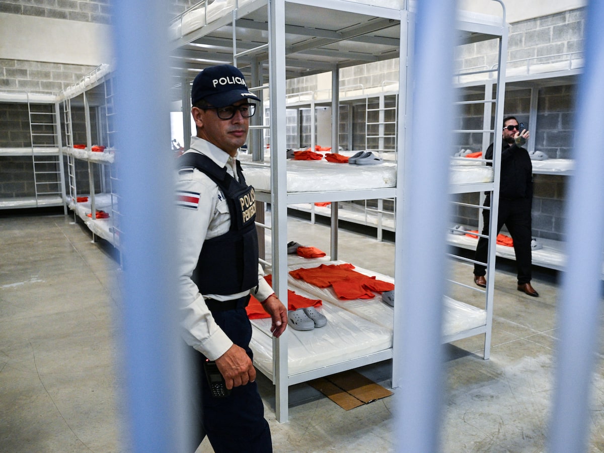Costa Rica inaugura presídio inspirado em megaprisão de Bukele