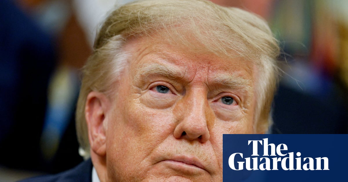 Trump se afasta de principais assessores que, segundo relatórios, aconselharam um governo pró-Rússia