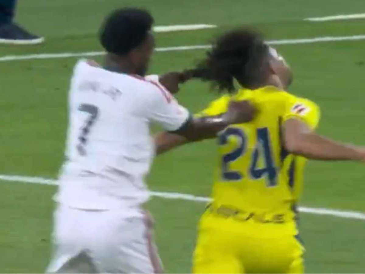 Ouça áudio de VAR que expulsou Vinícius Júnior após puxão de cabelo