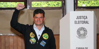 O candidato ao governo do Paraná, Sergio Moro (PL), vota na manhã deste domingo, 4 de outubro de 2026, no Clube Duque de Caxias, no bairro Bacacheri, em Curitiba (PR), no primeiro turno das eleições. Foto: GIULIANO GOMES/PR PRESS/ESTADÃO CONTEÚDO