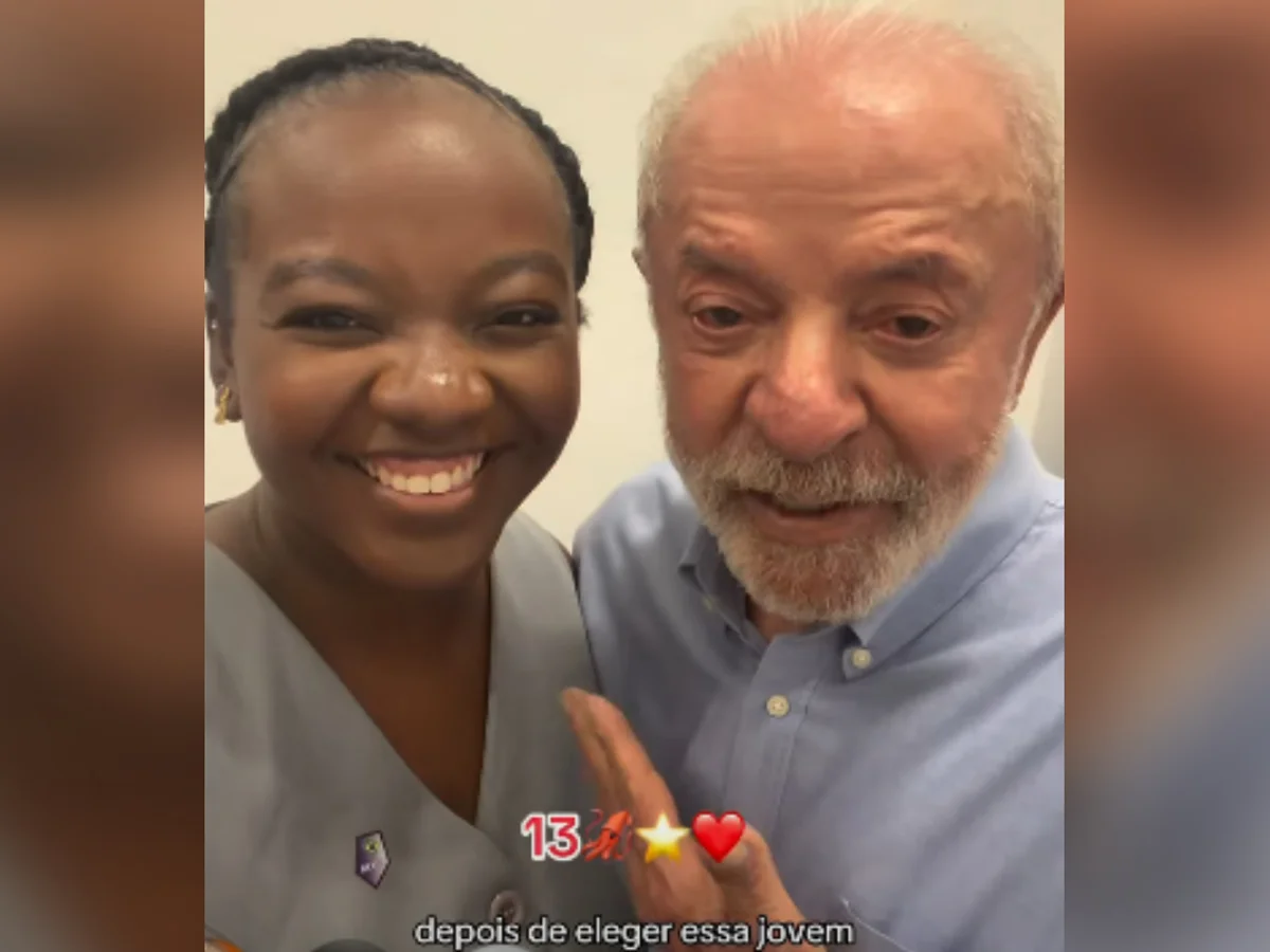 Com Ana Elisa, Lula convoca ofensiva contra bolsonarismo: "Falar na rede"
