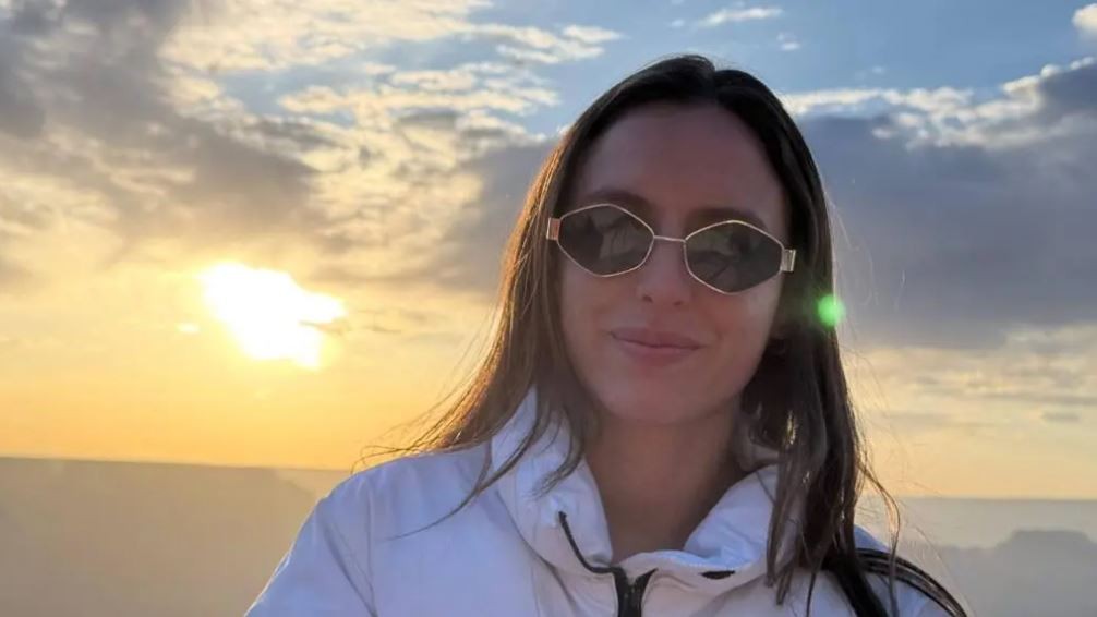 Atriz brasileira é presa pelo ICE no aeroporto de Los Angeles e está detida há mais de um mês
