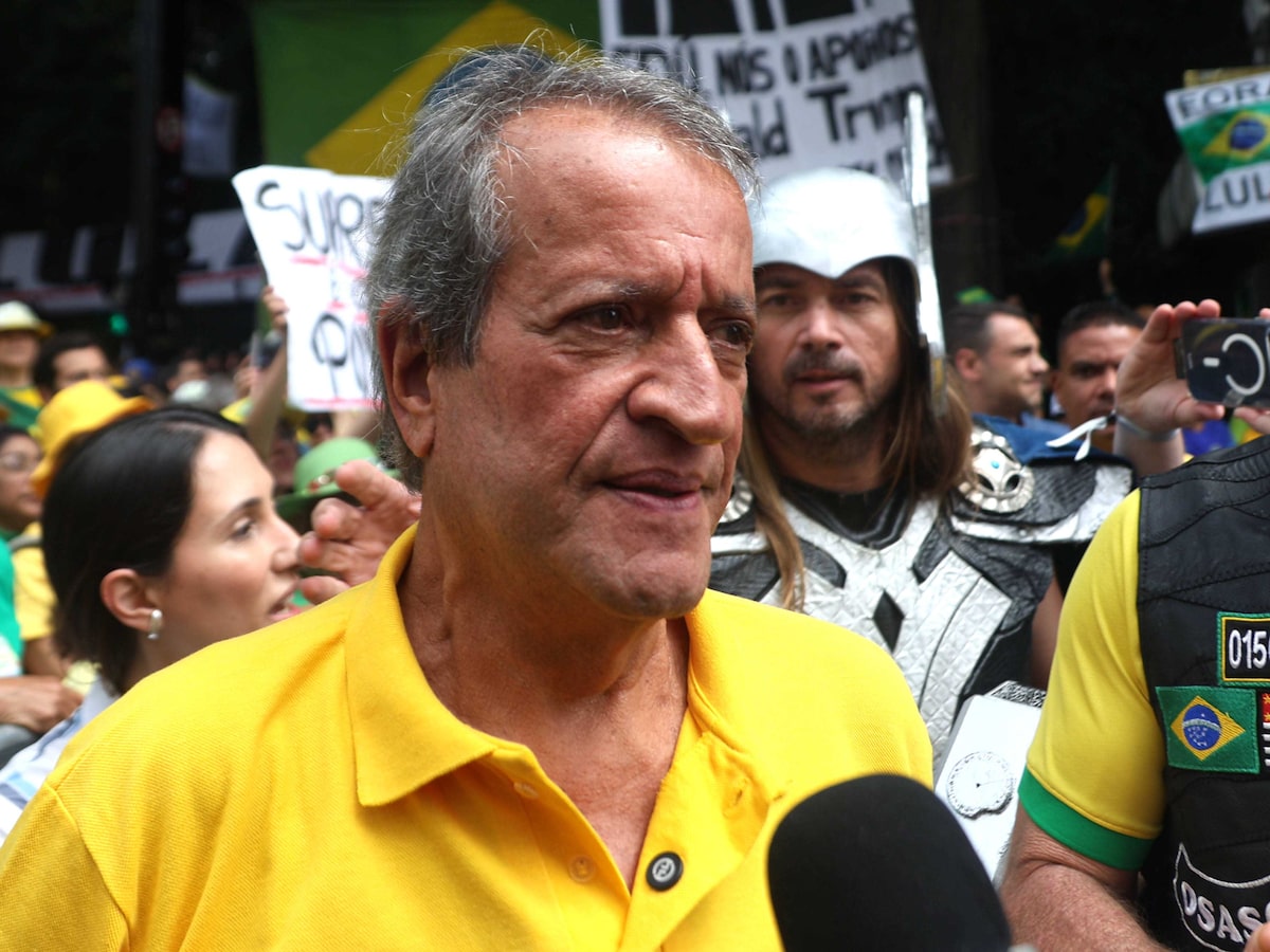 Valdemar Costa Neto projeta presença de Jair Bolsonaro em um eventual governo Flávio