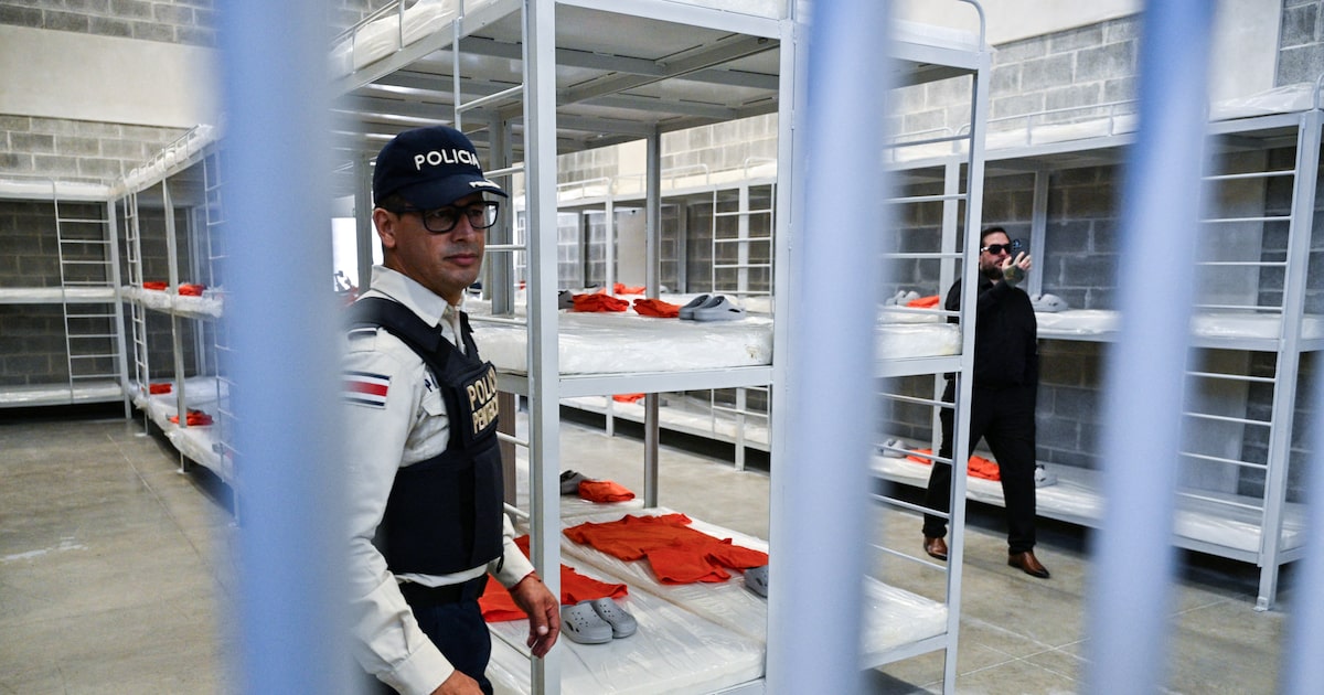 Costa Rica inaugura presídio inspirado em megaprisão de Bukele