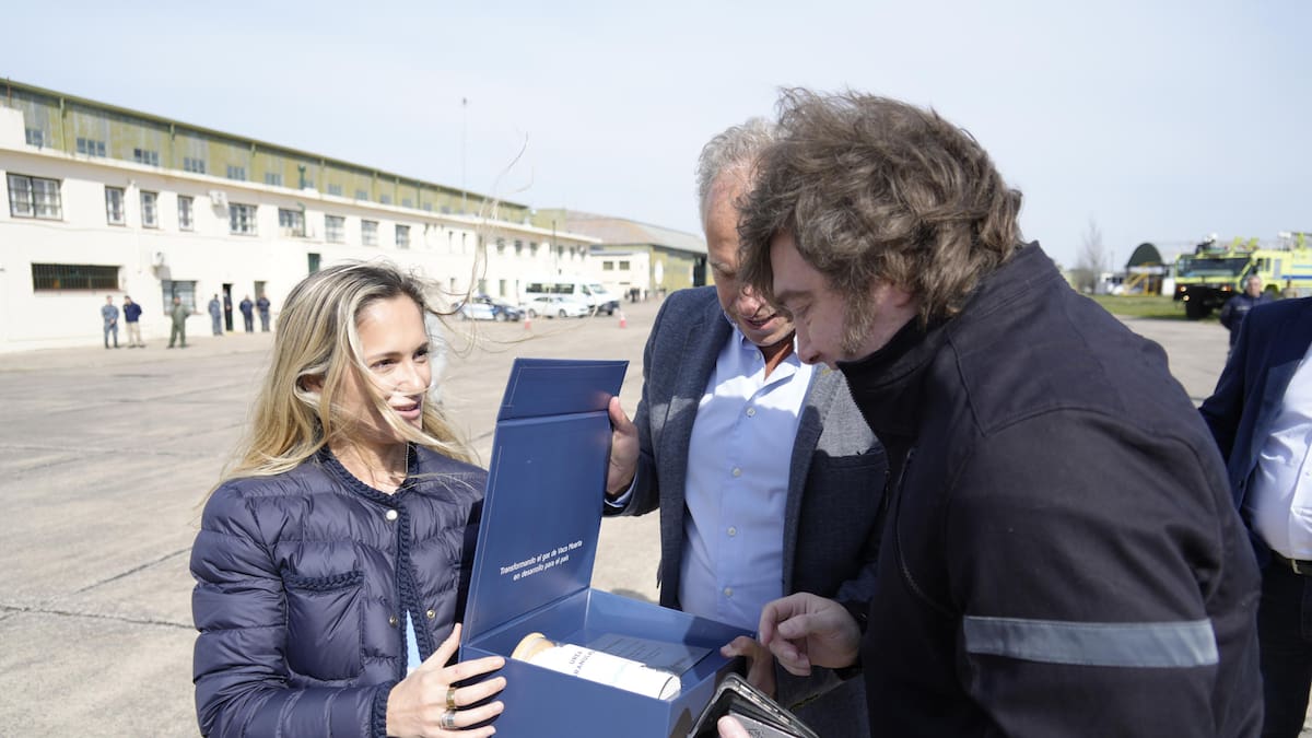 Milei en su reciente visita a una planta en Bahía Blanca