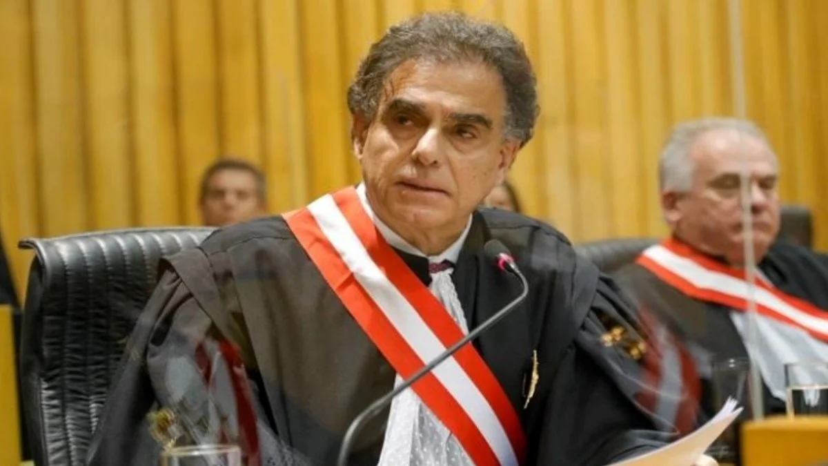 Presidente do TST diz que fim da escala 6x1 é "avanço social importante"