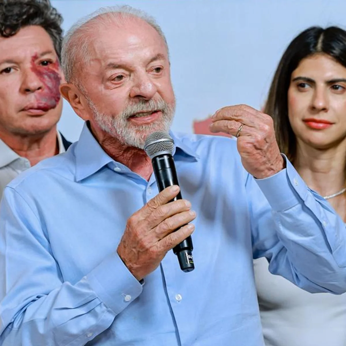 Lula diz que Flávio quer acabar com o Bolsa Família e resgata críticas