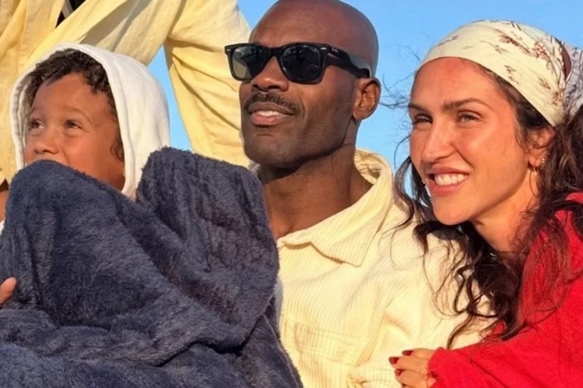 "Tempo voa", diz Rafael Zulu após esposa chorar pelo crescimento do filho