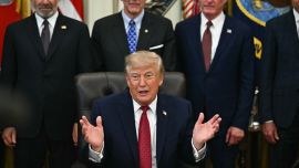 Guerra no Irã ao vivo: Trump sugere que os EUA poderiam atacar o Irã e adverte que o momento está chegando