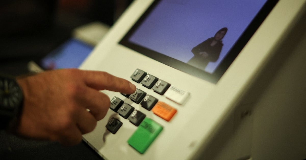 158,7 milhões de eleitores vão às urnas neste domingo no 1º turno das eleições