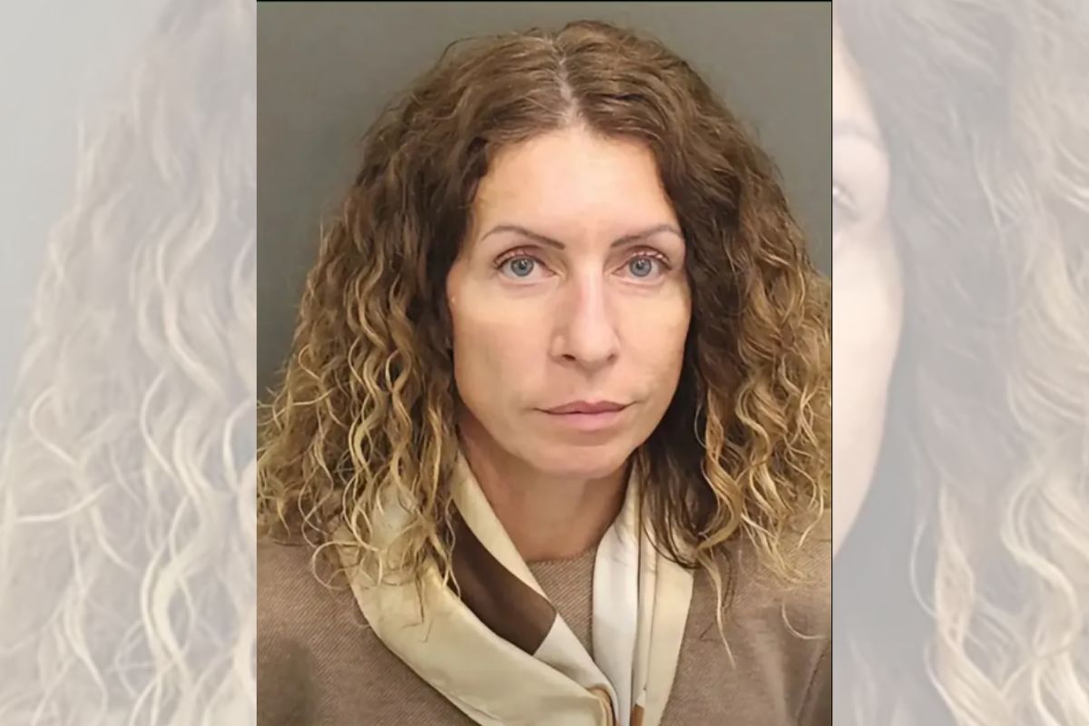 Mãe deixa quatro filhos sozinhos em casa para ir a Las Vegas e é presa