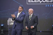Campanhas de Lula e Flávio trocam acusações em meio a “desafio de sigilos”