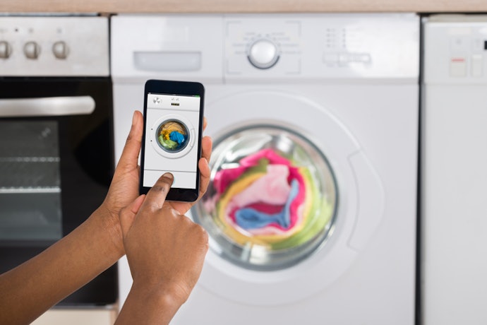 Para Controlar à Distância, Escolha uma Máquina de Lavar Roupas com Wi-Fi e Aplicativo